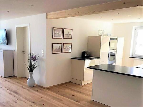 Bodensee Apartments Meersburg Sonnhalde Екстериор снимка